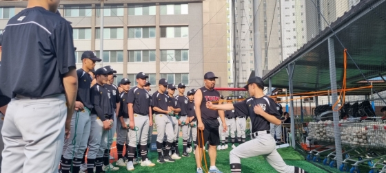 KBO 유소년 순회 부상방지 교육. /사진=KBO 제공