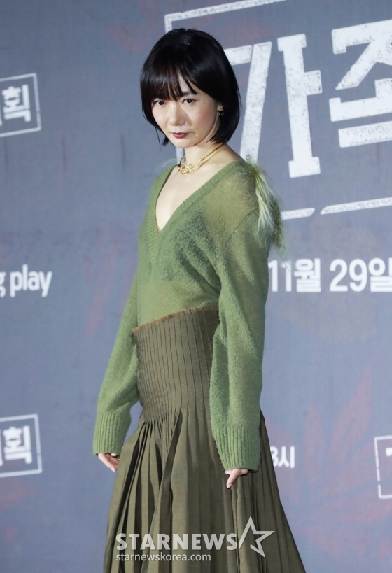 배우 배두나가 26일 오후 서울 몬드리안 이태원 호텔에서 진행된 쿠팡플레이 오리저널 시리즈 '가족계획' 제작발표회에 참석해 포즈를 취하고 있다. 기억을 자유자재로 편집할 수 있는 특수한 능력을 가진 엄마가 가족들과 합심하여 악당들에게 지옥을 선사하는 이야기 '가족계획'은 오는 29일 공개된다. /2024.11.26 /사진=이동훈 photoguy@