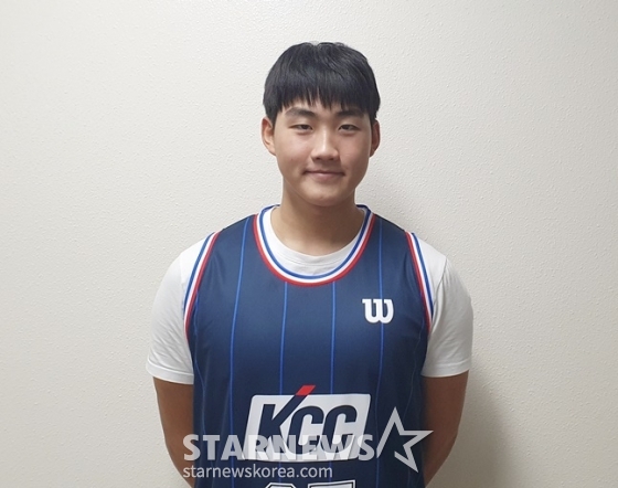 롯데 김태현이 10일 부산 사직실내체육관에서 스타뉴스와 인터뷰를 하고 있다. /사진=양정웅 기자