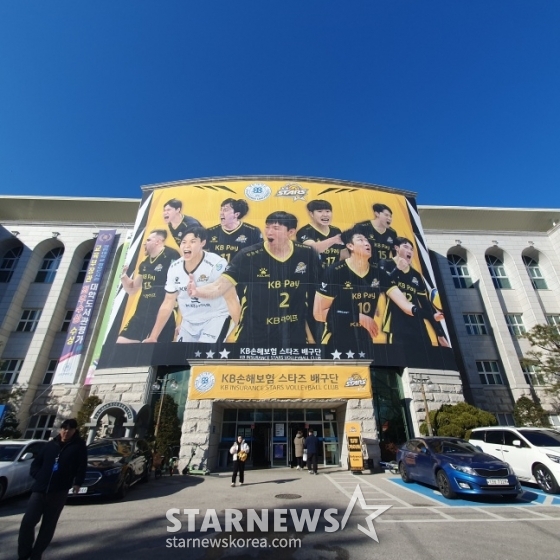 22일 2024~2025 V리그 정규시즌 3라운드부터 KB손해보험 홈경기가 열릴 경기도 의정부시 경민대 체육관. /사진=김동윤 기자