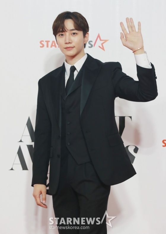 배우 이준호가 14일 필리핀 아레나에서 열린 '2023 아시아 아티스트 어워즈 인 필리핀'(2023 Asia Artist Awards IN THE PHIPPINES, 이하 '2023 AAA') 레드카펫 행사에 참석해 포즈를 취하고 있다. '2023 AAA'는 스타뉴스가 주최하고 Asia Artist Awards 조직위원회, TONZ 엔터테인먼트, PULP Live World가 공동 주관한다. 그룹 아이브(IVE) 장원영, 가수 강다니엘, 그룹 제로베이스원 성한빈이 MC를 맡았다. 2023.12.14 /사진=이동훈