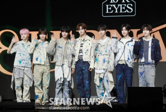 7인조 다국적 보이그룹 클로즈 유어 아이즈(CLOSE YOUR EYES)가 2일 오후 서울 광진구 예스24라이브홀에서 진행된 데뷔 앨범 '이터널티' 발매기념 쇼케이스에서 포즈를 취하고 있다. /2025.04.02 /사진=이동훈 photoguy@