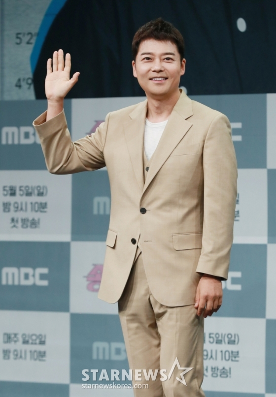 방송인 전현무 /사진=이동훈