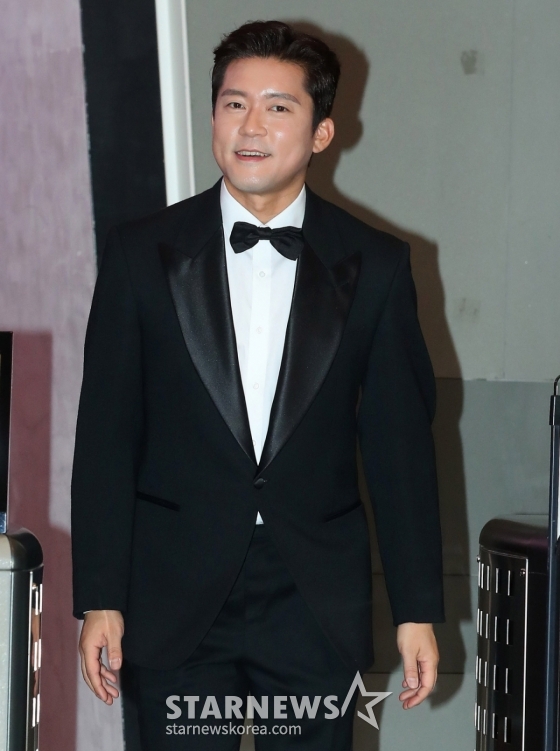 김대호 아나운서가 29일 오후 서울 마포구 상암동 MBC 사옥에서 진행된 '2023 MBC 방송연예대상' 레드카펫 행사에 참석하고 있다. 2023.12.29 /사진=김창현