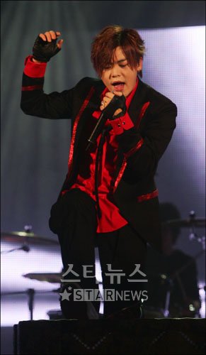 문희준, 1년만에 신곡 발표..7번째 콘서트 연다 | 스타뉴스