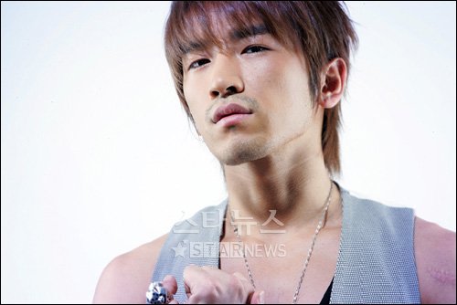 3집 '익스플로어 엠'으로 활동을 시작한 M 이민우 ⓒ김병관 기자