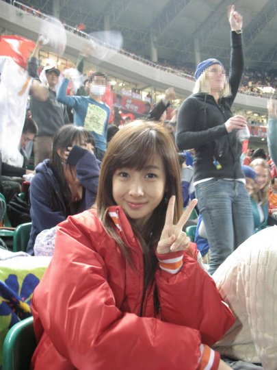 인천문학구장에서 열린 2007 한국시리즈 1차전을 관전하고 있는 이현지