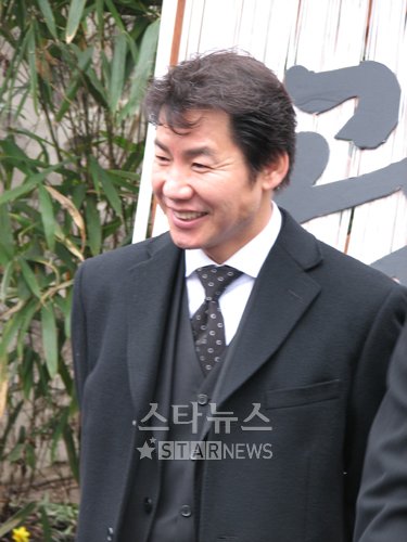 광화문연가 노래비추진위원장을 맡은 배우 박상원