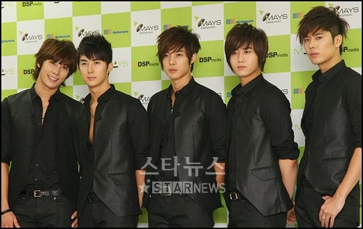 1일 공연 전 포토타임을 갖고 있는 SS501 ⓒ유동일 기자