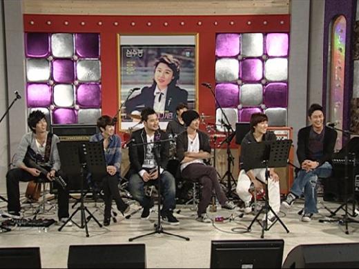 에픽하이가 '오빠밴드'의 선생님으로 나선 장면 <사진제공=iMBC>
