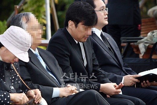 고 장진영의 남편 김영균씨가 19일 오전 고인의 49재에 참석했다 ⓒ광주(경기)=임성균 기자