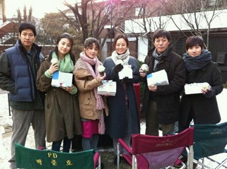 ▲ 류준상, 박하선, 서영희, 배종옥, 김갑수, 류덕환 (왼쪽부터) ⓒ출처=김갑수 트위터