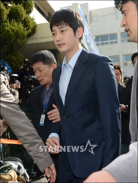 경찰 소환조사에 출석한 배우 박시후 ⓒ이동훈 기자