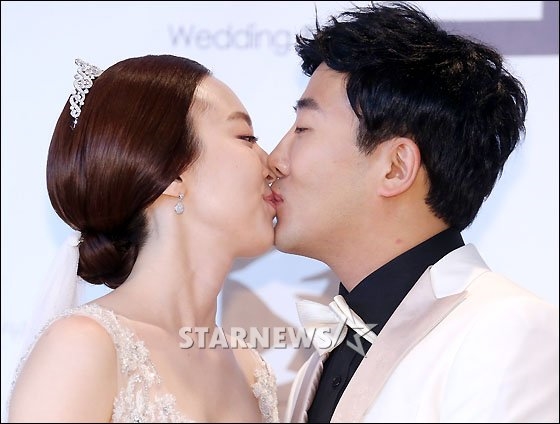 30일 결혼하는 개그맨 이동엽과 예비신부/사진=홍봉진 기자