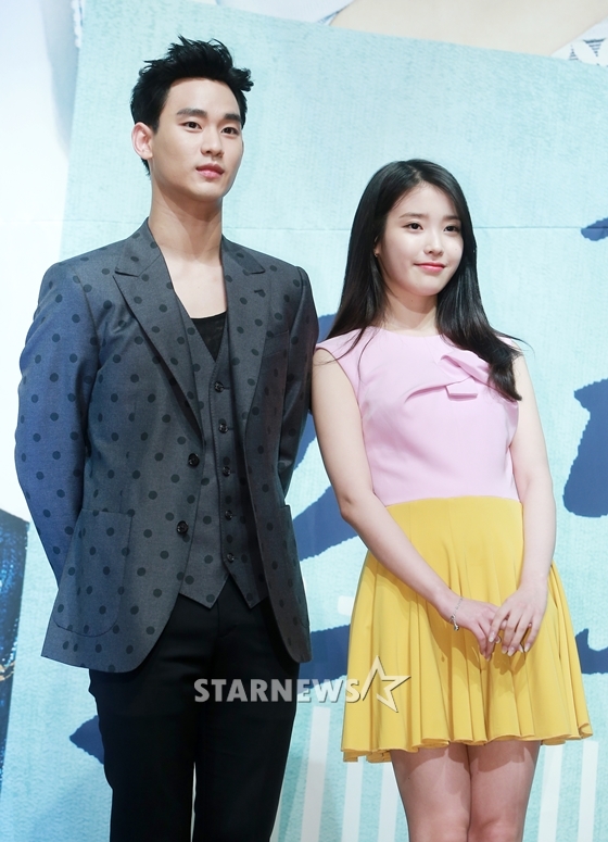KBS 2TV 금토 예능드라마 '프로듀사'에 출연하는 김수현(사진 왼쪽)과 아이유/사진=김창현 기자