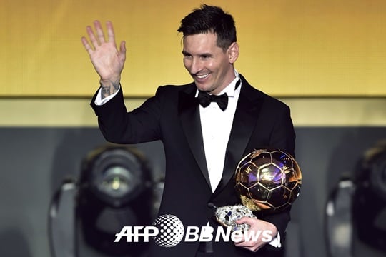 2015 국제축구연맹(FIFA) 발롱도르를 수상한 리오넬 메시. /AFPBBNews=뉴스1