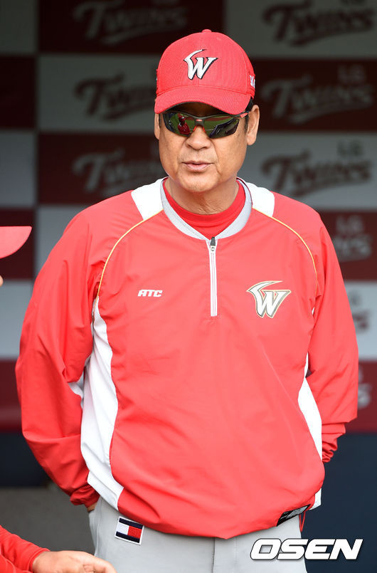 SK 와이번스 김용희 감독.