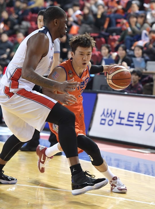 9점 10어시스트를 기록하며 팀 승리를 이끈 박찬희. /사진=KBL 제공