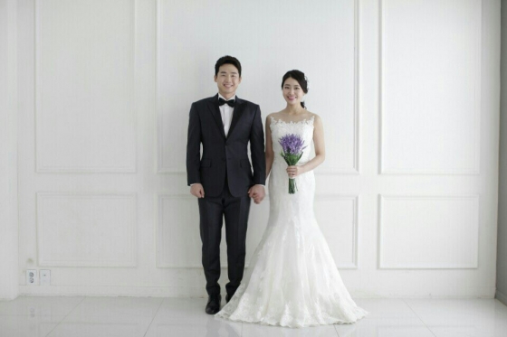 김동한 선수 웨딩사진 /사진=롯데 자이언츠 제공