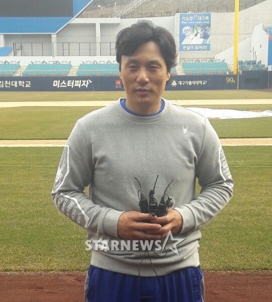 1일부터 대구 삼성 라이온즈 파크에서 훈련을 진행하고 있는 이승엽. /사진=김동영 기자