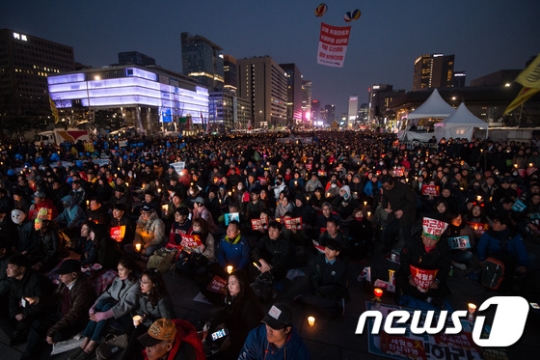 25일 촛불집회 장면. /사진=뉴스1
