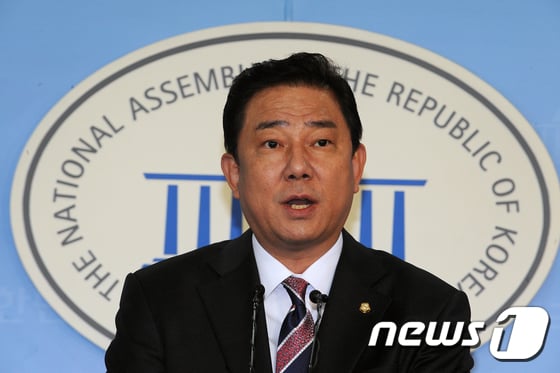 김병기 더불어민주당 의원이 11일 오전 보도자료를 통해 아들의 채용탈락은 신판 연좌제였다고 밝혔다. /사진=뉴스1
