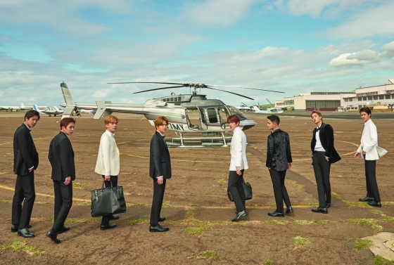 엑소 화보집 PRESENT ; gift'