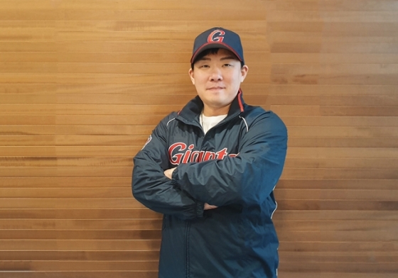 롯데로 FA 이적한 안치홍.  /사진=롯데 자이언츠