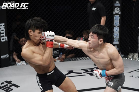 이정현(오른쪽). /사진=로드 FC 제공