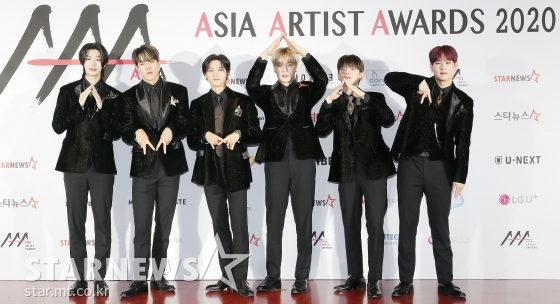 그룹 몬스타엑스가 28일 마이뮤직테이스트로 중계된 2020 Asia Artist Awards(2020 아시아 아티스트 어워즈, 2020 AAA) 레드카펫 행사에서 포즈를 취하고 있다.이날 몬스타엑스는 'AAA 올해의 스테이지' 대상을 수상했다.스타뉴스가 주최하고 AAA 조직위원회가 주관하는 AAA는 어디에서도 보지 못했던 새로운 무대를 선보이며 전 세계 팬들의 눈과 귀를 사로잡아 명실상부 NO.1 글로벌 시상식으로 거듭났다. / 사진=김창현 기자 chmt@