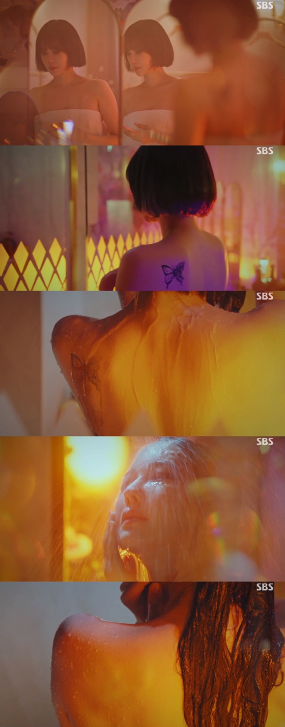 SBS 금토드라마 '펜트하우스2'에서 이지아의 진짜 정체에 궁금증이 쏠리고 있다./사진=SBS 금토드라마 '펜트하우스2' 방송 화면 캡처