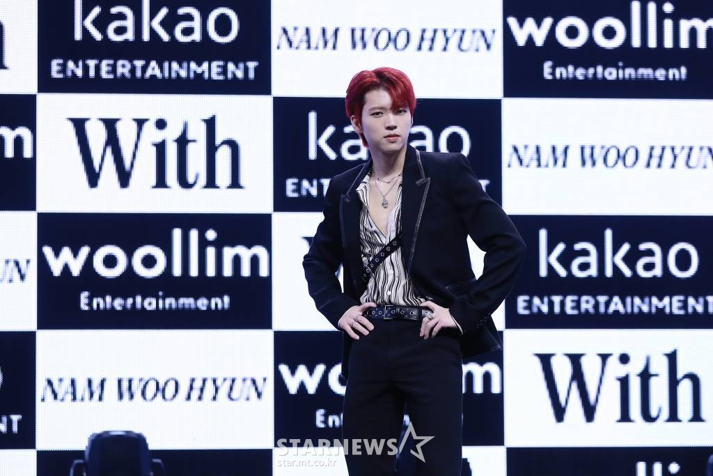 가수 남우현이 19일 오후 온라인으로 진행된 네 번째 미니 앨범 '위드(With)' 쇼케이스에 참석해 포즈를 취하고 있다. '위드'는 남우현이 약 2년 5개월 만에 선보이는 새 미니 앨범이다. 컴백을 기다려준 팬들과 함께하고자 하는 남우현의 의지를 담았다. / 사진제공 = 울림엔터테인먼트 /사진=김창현 기자 chmt@
