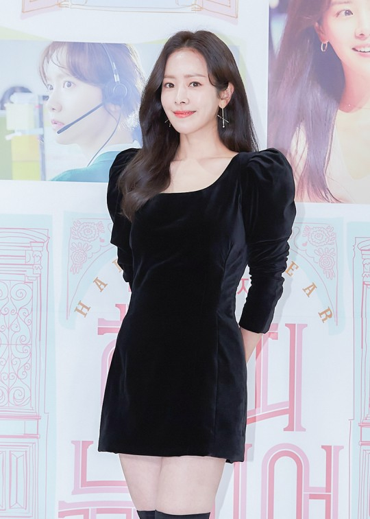 한지민 /사진=CJ ENM, 티빙