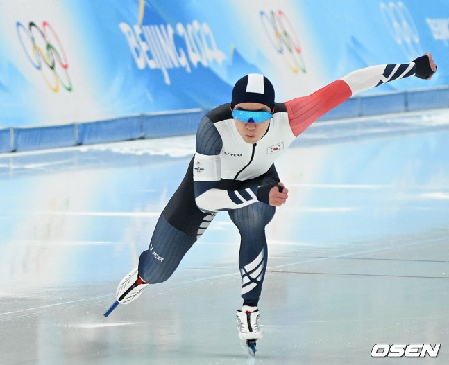 18일 중국 베이징 국립 스피드 스케이팅 경기장에서 2022 베이징 동계올림픽 스피드 스케이팅 남자 1000m 경기에서 대한민국 차민규가 역주하고 있다. /사진=OSEN