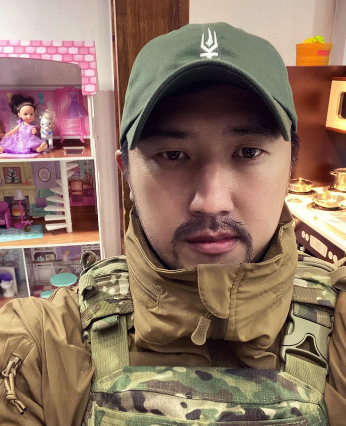 로건이 이근과 함께 우크라이나로 입국한 사실에 사과했다. /사진=로건 인스타그램