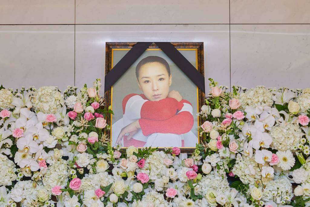 한국 영화의 큰 별 故 강수연의 빈소가 8일 삼성서울병원 장례식장에 차려져 있다. /사진제공=故강수연배우장례위원회 /사진=이동훈 기자 photoguy@