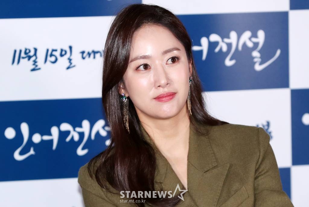 배우 전혜빈이 8일 오후 서울 중구 동대문 메가박스에서 진행된 영화 '인어전설(감독 오멸)' 언론시사회 및 기자간담회에 참석해 질의응답을 하고 있다. /사진=김휘선 기자 tndejrrh123@