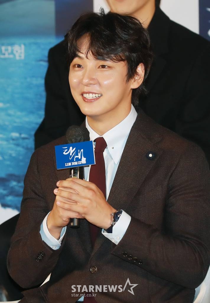 배우 윤시윤이 11일 오전 서울 CGV용산아이파크몰에서 진행된 영화 '탄생'(감독 박흥식) 제작발표회에 참석해 질문에 답하고 있다. 한국인 첫 사제 김대건 신부의 일대기를 다룬 영화 ‘탄생’은 오는 30일 개봉한다. /2022.11.11 /사진=이동훈 기자 photoguy@