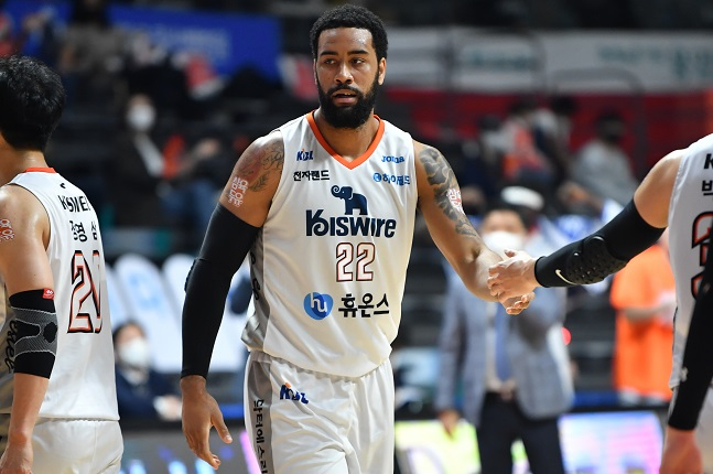 2020~21시즌 KBL 인천 전자랜드 시절의 데본 스캇. /사진=KBL 제공