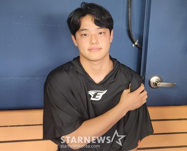 한화 문동주가 3일 LG전 종료 후 인터뷰를 하고 있다. /사진=안호근 기자