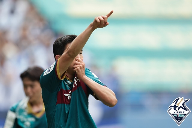 이적 후 첫 골을 넣은 유강현. /사진=한국프로축구연맹 제공