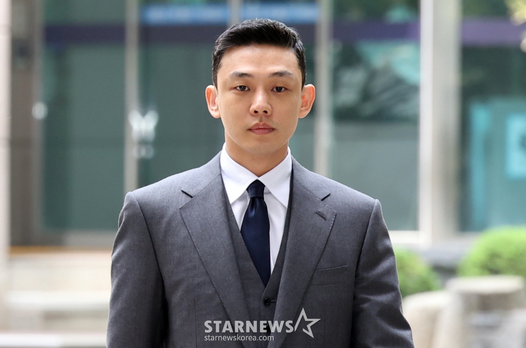 (서울=뉴스1) 김명섭 기자 = 마약 상습 투약 혐의로 불구속 기소된 배우 유아인(본명 엄홍식)이 16일 오후 서울 서초구 서울중앙지법에서 열린 4차 공판에 출석하고 있다. 2024.4.16/뉴스1 Copyright (C) 뉴스1. All rights reserved. 무단 전재 및 재배포, AI학습 이용 금지. /사진=(서울=뉴스1) 김명섭 기자