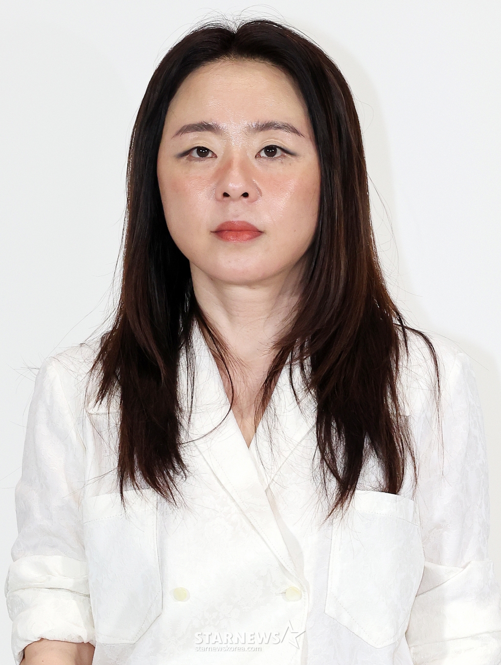 (서울=뉴스1) 김진환 기자 = 니키리 감독이 4일 오후 서울 용산구 아모레퍼시픽 미술관에서 열린 설화수 X 아모레퍼시픽 미술관 ‘아트 & 헤리티지 나이트’ 포토 행사에 참석해 포즈를 취하고 있다. 2023.9.4/뉴스1 Copyright (C) 뉴스1. All rights reserved. 무단 전재 및 재배포 금지. /사진=(서울=뉴스1) 김진환 기자