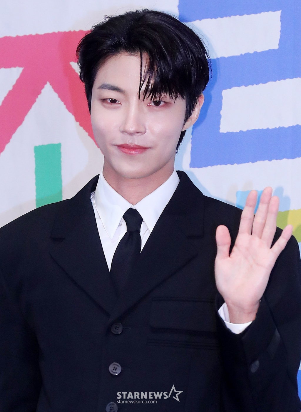 배우 황인엽이 8일 오전 서울 구로구 라마다 서울 신도림호텔에서 진행된 JTBC 수요드라마 '조립식 가족' 제작발표회에 참석해 포즈를 취하고 있다. '조립식 가족'은 10년은 가족으로 함께 했고, 10년은 남남으로 그리워했던 세 청춘이 다시 만나 펼쳐지는 로맨스다. 오는 9일 첫 방송. 2024.10.08 /사진=김창현
