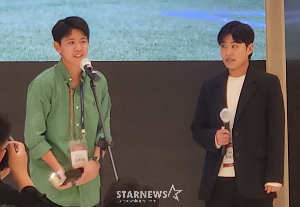 쿄카와(왼쪽)와 지소연. /사진=박건도 기자