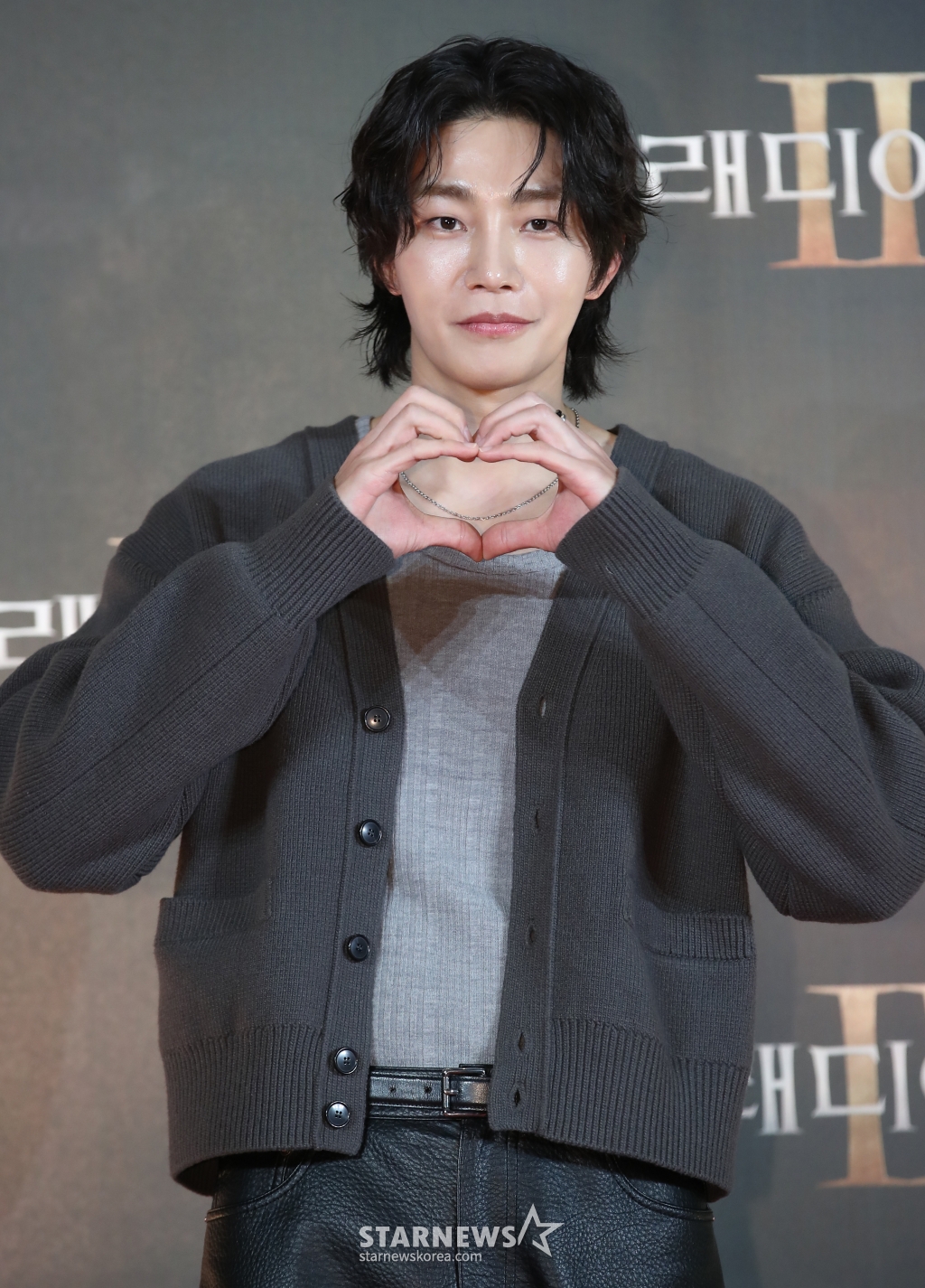 (서울=뉴스1) 권현진 기자 = 배우 김재영이 5일 서울 용산구 한강로 CGV 용산점에서 진행된 영화 '글래디에이터2' VIP시사회에 참석해 포즈를 취하고 있다. '글래디에이터 Ⅱ'는 막시무스의 죽음으로부터 20여 년 후, 콜로세움에서 로마의 운명을 건 결투를 벌이는 루시우스(폴 메스칼 분)의 이야기를 그린 작품이다. 2024.11.5/뉴스1 Copyright (C) 뉴스1. All rights reserved. 무단 전재 및 재배포, AI학습 이용 금지. /사진=(서울=뉴스1) 권현진 기자