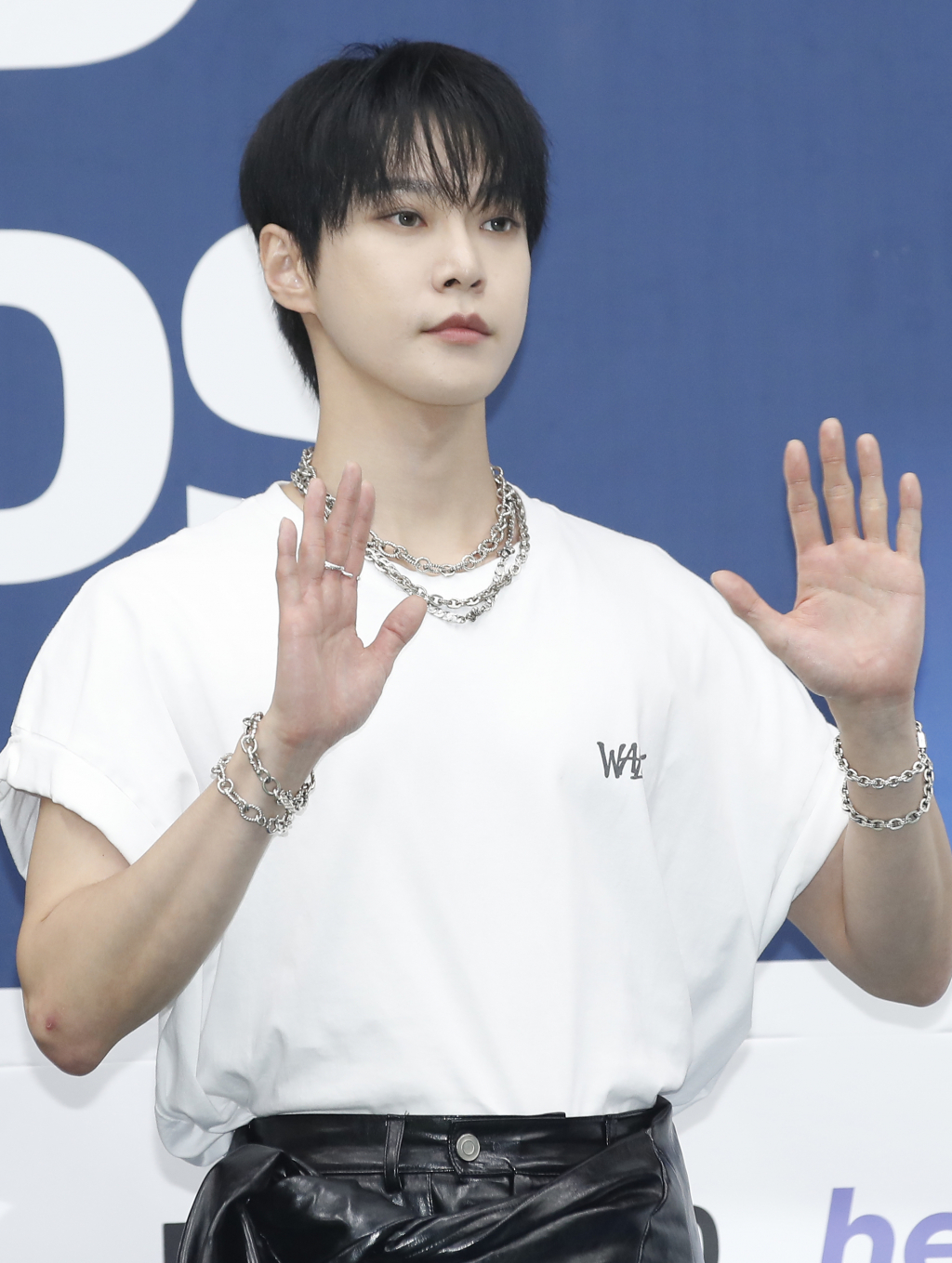 (서울=뉴스1) 권현진 기자 = NCT127 도영이 22일 오후 서울 송파구 잠실실내체육관에서 열린 ‘2024 케이 월드 드림 어워즈’(2024 K WORLD DREAM AWARDS) 블루카펫 행사에서 포즈를 취하고 있다. 2024.8.22/뉴스1 Copyright (C) 뉴스1. All rights reserved. 무단 전재 및 재배포, AI학습 이용 금지. /사진=(서울=뉴스1) 권현진 기자