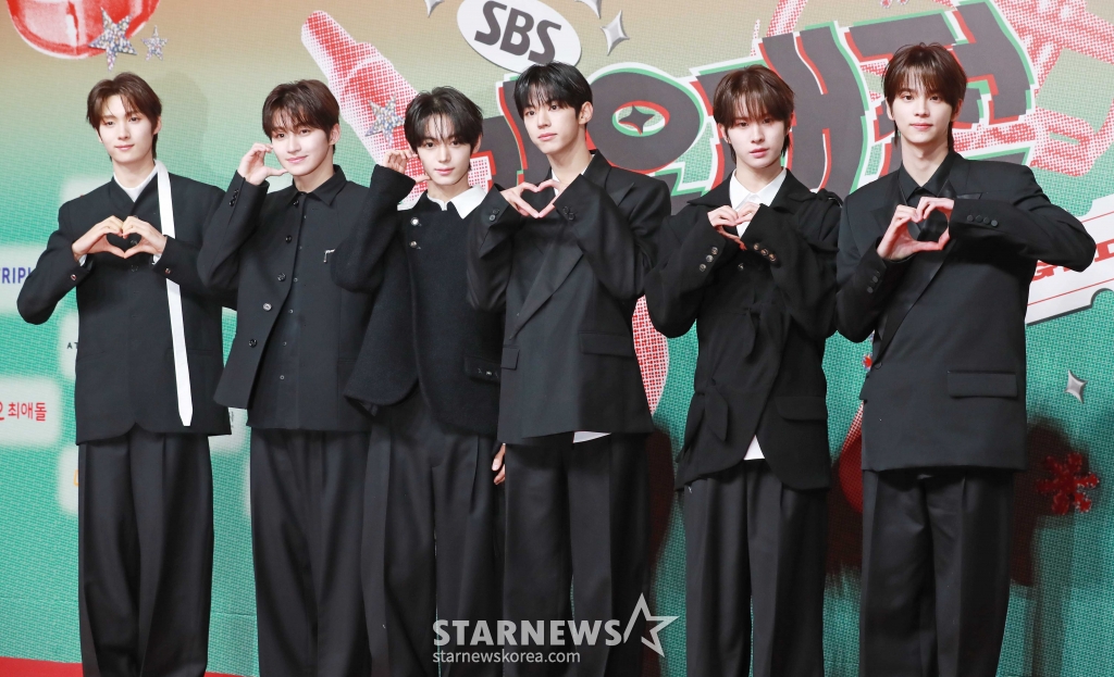 그룹 보이넥스트도어가 25일 오후 인천 인스파이어 리조트에서 진행된 2024 SBS 가요대전 레드카펫 행사에 참석해 포즈를 취하고 있다. /2024.12.25 /사진=이동훈 photoguy@