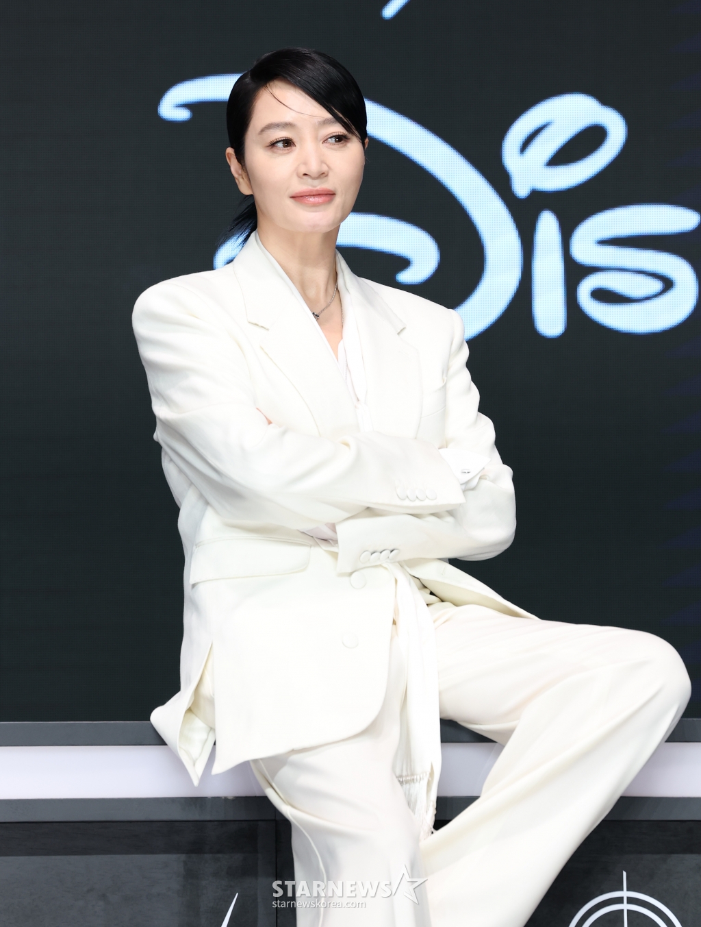 (서울=뉴스1) 권현진 기자 = 배우 김혜수가 8일 서울 영등포구 콘래드호텔에서 열린 디즈니+(플러스) 새 오리지널 시리즈 '트리거’ 제작발표회에 참석해 포즈를 취하고 있다. '트리거'는 이 꽃 같은 세상, 나쁜 놈들을 구제하기 위해 일단 카메라부터 들이대고 보는 지독한 탐사보도 프로 놈들의 이야기를 그린 작품이다. 2025.1.8/뉴스1 Copyright (C) 뉴스1. All rights reserved. 무단 전재 및 재배포, AI학습 이용 금지. /사진=(서울=뉴스1) 권현진 기자