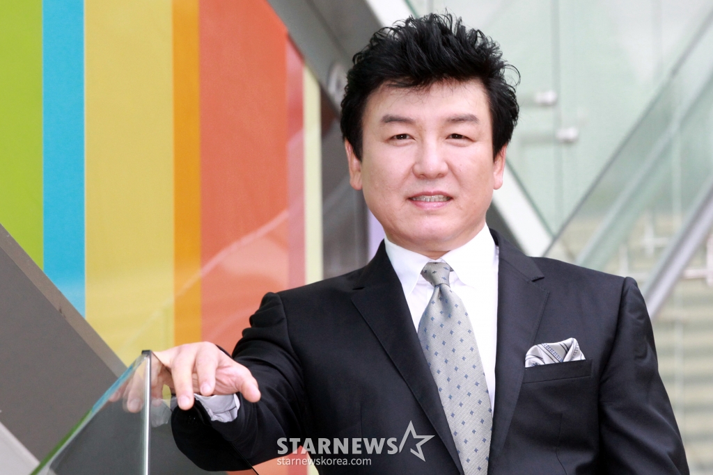 28일 오후 경기도 고양시 일산 MBC 드림센터에서 진행된 '주병진 토크콘서트'의 기자간담회를 앞두고 주병진과 최현정 아나운서가 포즈를 취하고 있다. / 남윤호 인턴기자 /사진=남윤호 인턴기자 yh85@